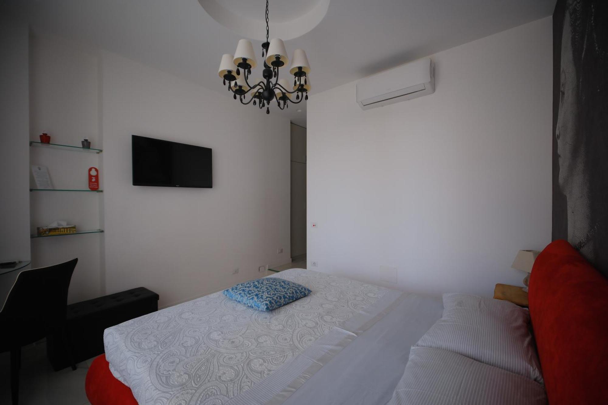 סלרנו Luxury B&B Charlemagne מראה חיצוני תמונה